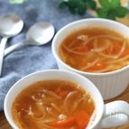 さっぱり美味しい♡トマトとオニオンのシンプルコンソメスープ