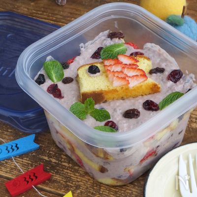 ベリーのココア風味チアヨーグルトクリーム・スコップケーキ