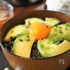 夢中で食べちゃう！アボたま丼♪
