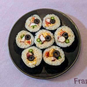 𝔂𝓾𝓶𝓲🍓の作ってみた!投稿(洋風巻き寿司　スパニッシュオムレツとタコのガリシア風)