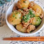じゃがいもの味噌そぼろ餡かけ