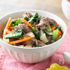 フライパンで野菜たっぷり牛丼♫オイスターソースがポイント