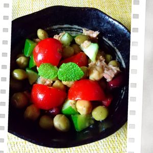 チョロリスの作ってみた!投稿(栄養満点!混ぜるだけ♪【きゅうりとトマトとお豆のツナサラダ】)