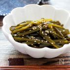 出汁を取ったあとの昆布で作る、甘辛佃煮