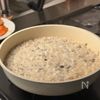 寒いと食べたくなる【鮭ときのこのミルクリゾット】の工程4