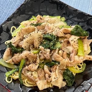 楽ラク手抜キッチン🐶🐾の作ってみた!投稿(レンジで5分！パパッと1人飯♪【豚バラ塩焼きそば】)