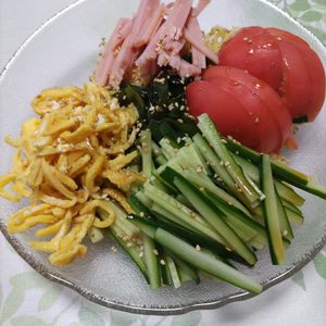 KUMIKOの作ってみた!投稿(さっぱりコクうま♪レモン香るわが家の【王道冷やし中華】)
