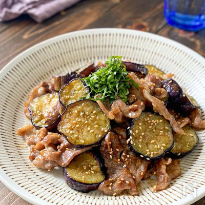 【じゅわ〜っとおいしい節約♡なすと豚こま肉のしみうま炒め】