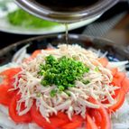 新玉ねぎとトマトのサラダ