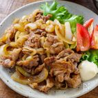 【材料2つの速攻おかず】豚こまと玉ねぎのしょうがポン照り