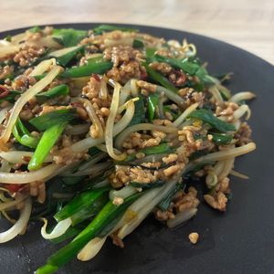 おかちゃんの作ってみた!投稿(さっとできたわ🥰お店の味✨ニラともやしのオイスター炒め)