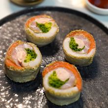 スーパーの刺身盛りがオシャレおつまみに♪『刺身の三色巻き』