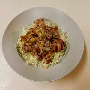 りんの作ってみた!投稿(行列の定食屋さんの🍚とろとろ豚バラねぎ塩レモン炒め定食🤩)