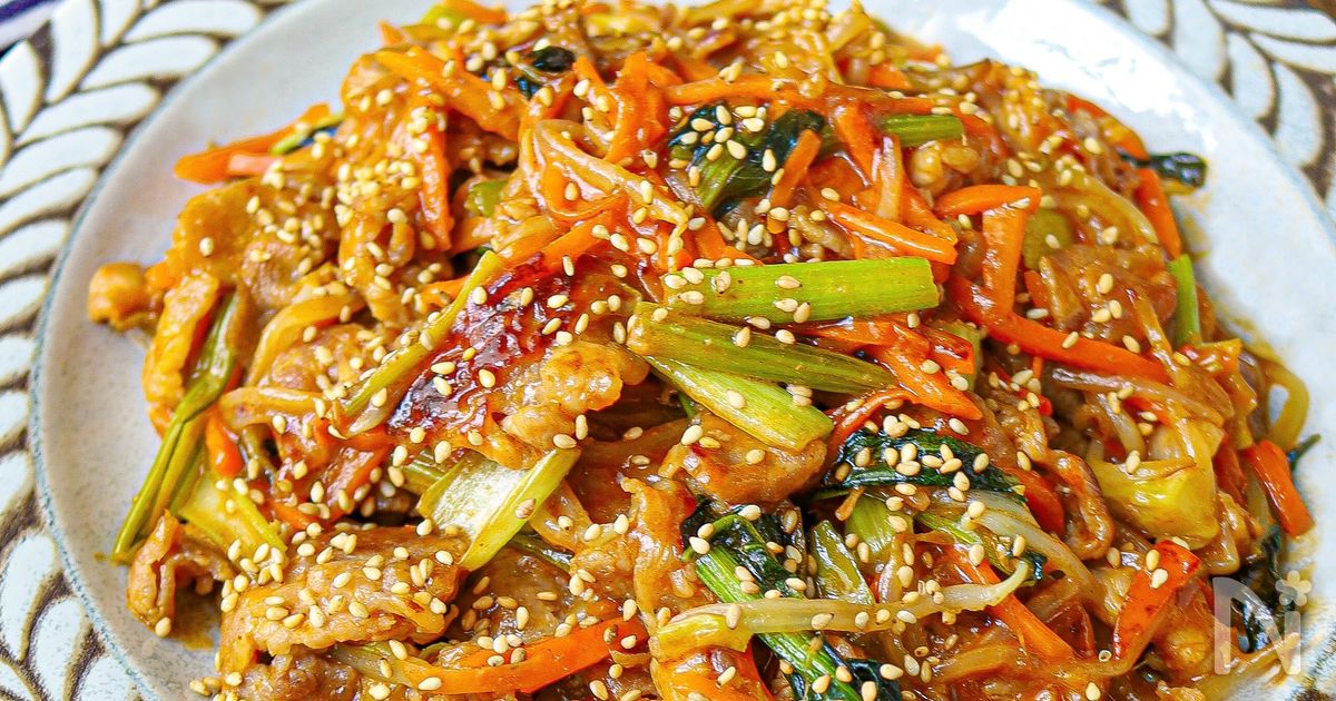 ワンパンで栄養満点！【豚こまのビビンバ風炒め】甘辛やみつき
