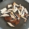 刺身用で簡単!サーモンスティックレモン味噌マヨ添えの工程1