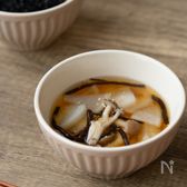 ひじき入り 大根とぶなしめじの味噌汁