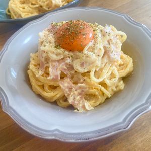 ゆかりの作ってみた!投稿(別茹で不要！【ワンパン濃厚カルボナーラ】牛乳でＯＫ♩)