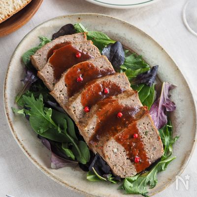 【肉汁たっぷりミートローフ】コツを押さえてパサつきしらず！