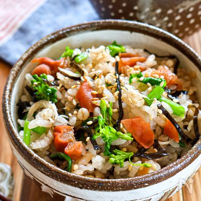 【梅干しとしらすの塩昆布炊き込みご飯】超簡単!