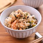 【鮭と小松菜の混ぜごはん】味わい豊かな栄養満点ごはん♪