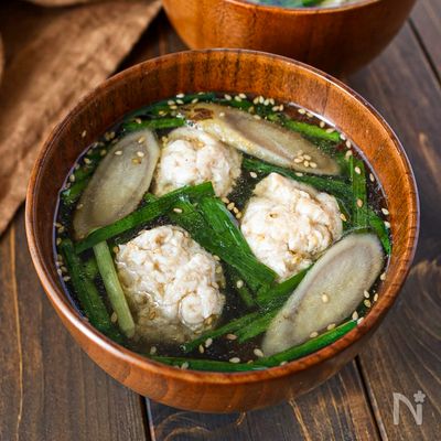 【ごぼうとニラの鶏団子しょうゆスープ】ぽかぽか♡食べ応え◎