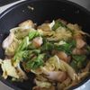 簡単節約♩【鶏胸肉とキャベツの塩昆布炒め】の工程3
