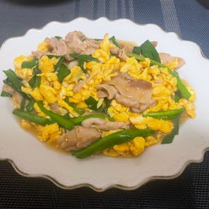 usaの作ってみた!投稿(簡単おうち中華【絶品！豚肉とニラのとろ卵炒め】)