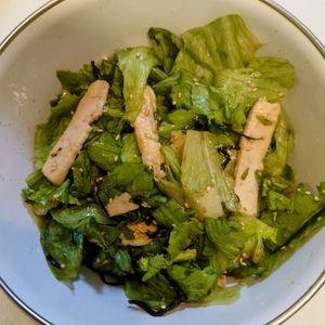 にゃんこさん🐱の作ってみた!投稿(【レタスと鶏むね肉の塩昆布サラダ】むくみ解消、腸活に)