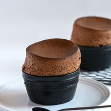 熱々を食べたい♪【チョコレートスフレ】いちごジャム添え