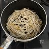 【ニラ玉もやしのやみつき中華スープ】にんにく香る♪の工程2