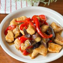 ご飯がすすむ「鶏となすの甘酢炒め」