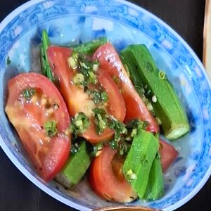 1638041の作ってみた!投稿(『トマトとオクラのねぎ旨塩サラダ』冷やして美味しい♡)