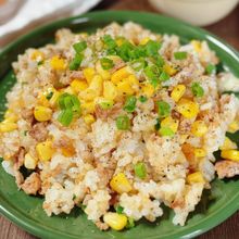 子どもも喜ぶ♪【豚そぼろコーンのコンソメバター炒めごはん】