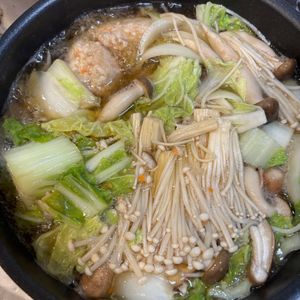 たかろの作ってみた!投稿(【白菜ときのこのれんこんつみれ鍋】〆はたまご雑炊で♪)