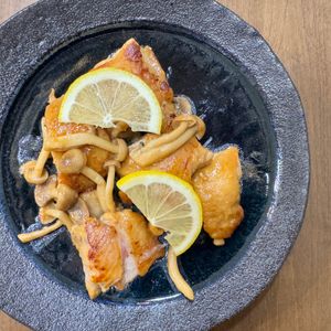 ほっぺすりすりの作ってみた!投稿(鶏肉ときのこのレモンバターソテー)