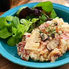 ちょっとリゾット風「タケノコとトマトのチーズ釜飯」