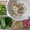 牛こまとごぼうと小松菜のしょうが炒めの工程1