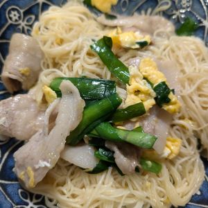 たかし（娘2人）の作ってみた!投稿(味付け2つ《豚にら玉素麺チャンプルー》ランチにピッタリ♪♪)