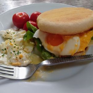 オレンジの作ってみた!投稿(レンジで簡単‼️エッグベネディクト)