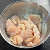 【鶏肉のチリソース】がっつりウマい！むね肉でコスパ抜群おかずの工程2