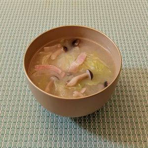 𝔂𝓾𝓶𝓲🍓の作ってみた!投稿(春キャベツと新玉ねぎの塩麹スープ)