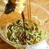 【もずくそうめん】トゥルトゥルしゃきしゃき！の工程1