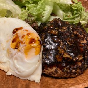 けいの作ってみた!投稿(優しい甘めの照り焼きソースで♩てりたまハンバーグ)