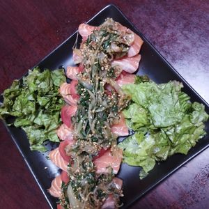 バルの作ってみた!投稿(食べる玉ねぎドレッシング　サーモンとトマトの和風サラダ　)
