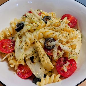 まゆのの作ってみた!投稿(フランスで人気のお惣菜♡パスタサラダ【マヨ不使用】)