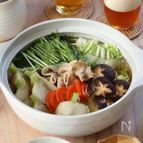 スープが決め手！季節の野菜と豚バラのしょうが鍋