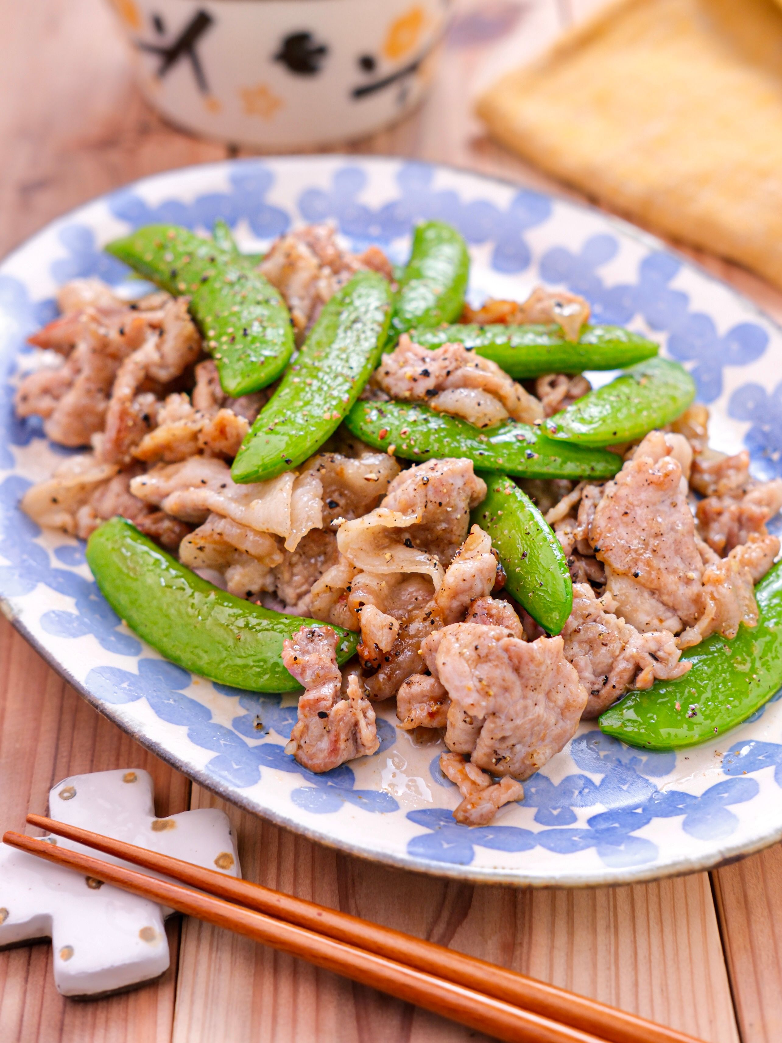 豚こまとスナップエンドウの塩炒め