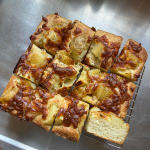 なつの作ってみた!投稿(【プロが教える】朝20分で焼きたて！本格フォカッチャ)