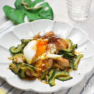 鶏とゴーヤの照り焼き炒め*とろりコクまろ半熟卵のっけ〜♪