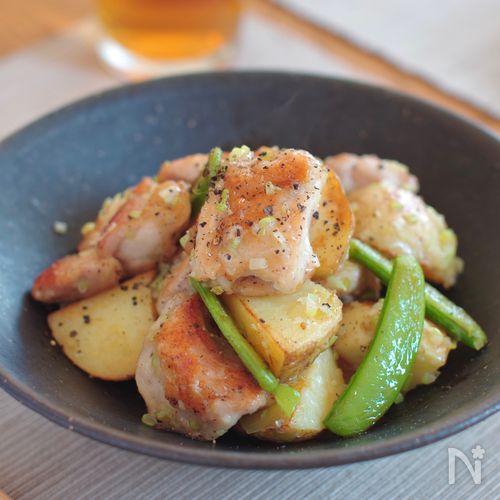 ゴロっと嬉しい！鶏もも肉と新じゃがのネギ塩炒め